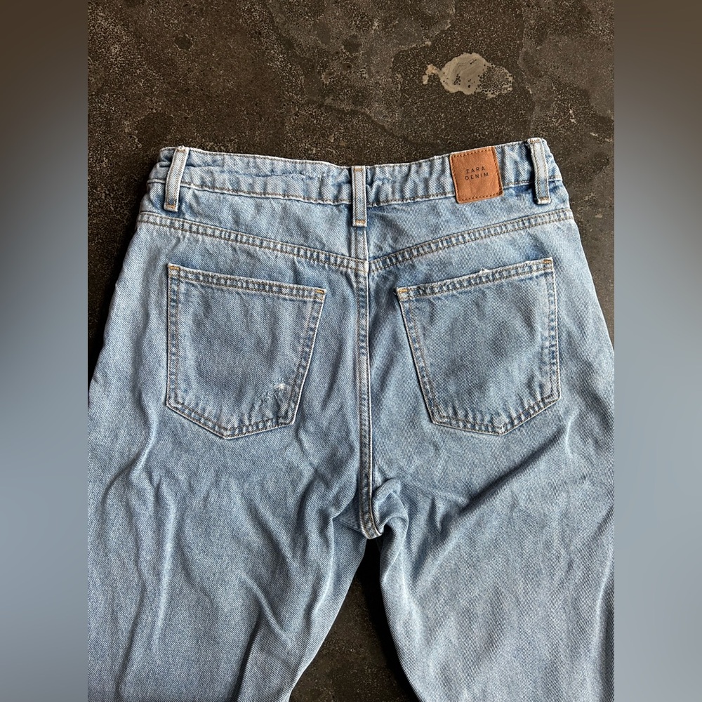 Zara | The 90’s Mom Fit Jeans - Picture 6 of 7